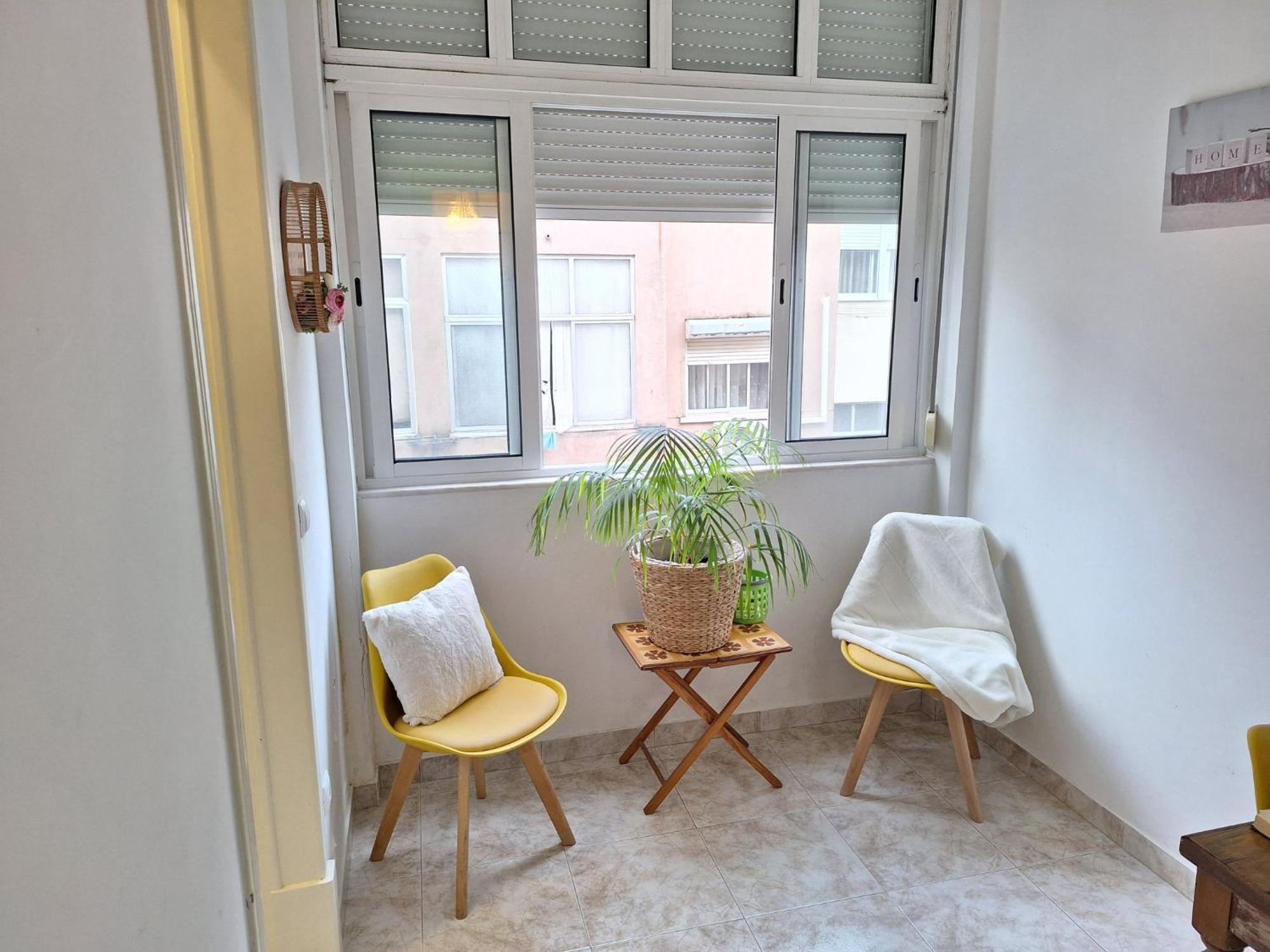 Be Local - Flat With One Bedroom In Moscavide - Lisboa Bagian luar foto